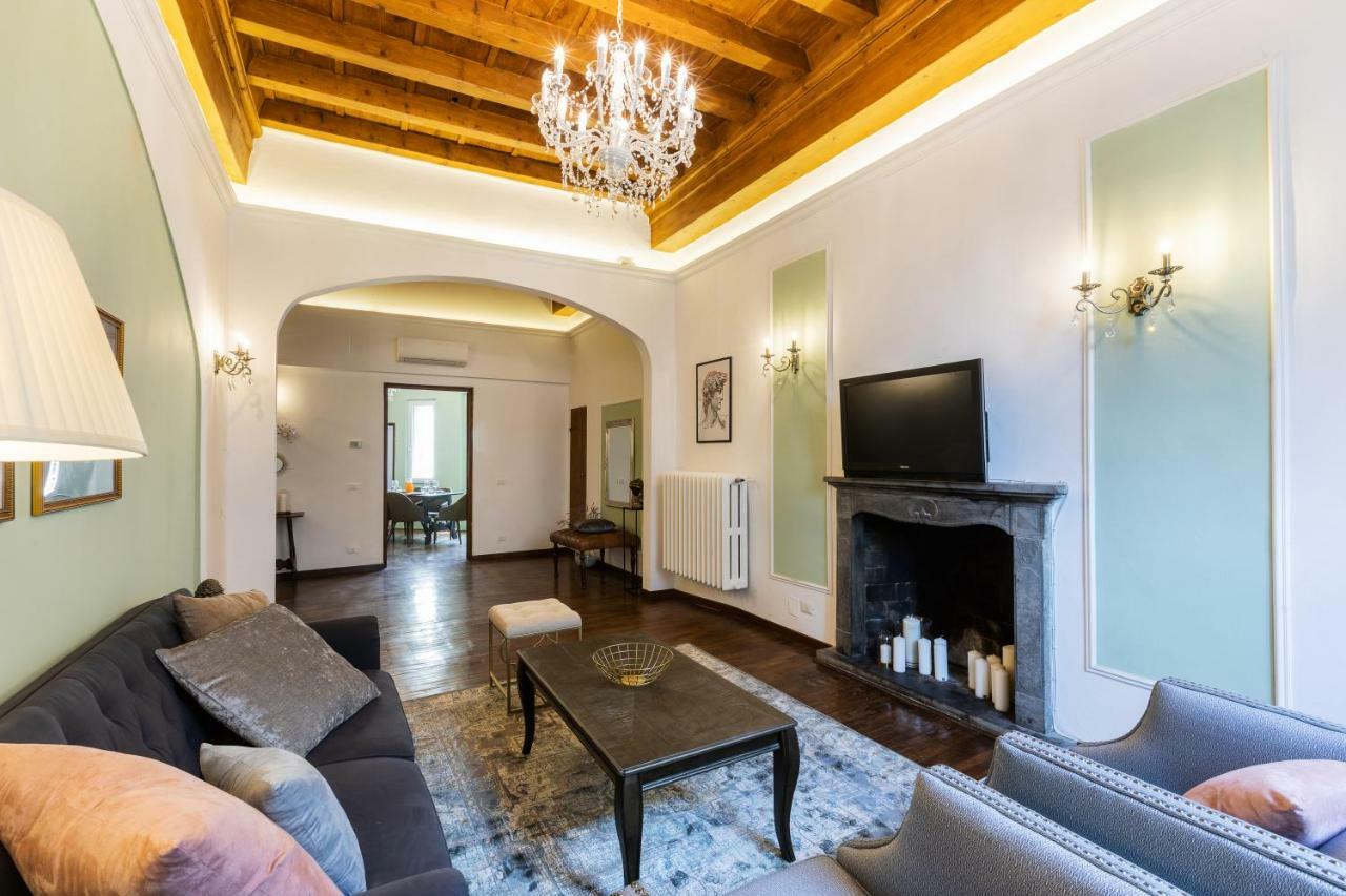 Historic Center Palace - Huge 4 Bedrooms Santa Croce Apartment - By LikehomeFlorens Exteriör bild