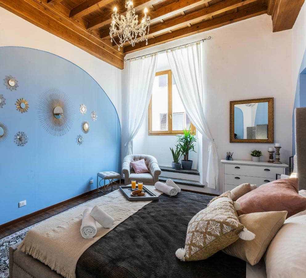 Historic Center Palace - Huge 4 Bedrooms Santa Croce Apartment - By LikehomeFlorens Exteriör bild