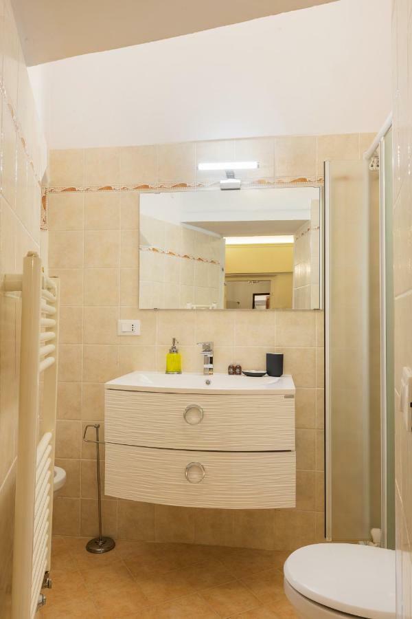 Historic Center Palace - Huge 4 Bedrooms Santa Croce Apartment - By LikehomeFlorens Exteriör bild