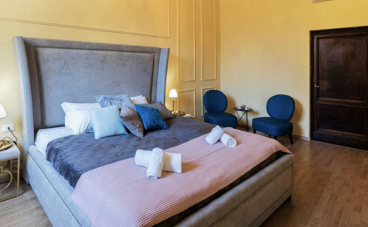 Historic Center Palace - Huge 4 Bedrooms Santa Croce Apartment - By LikehomeFlorens Exteriör bild