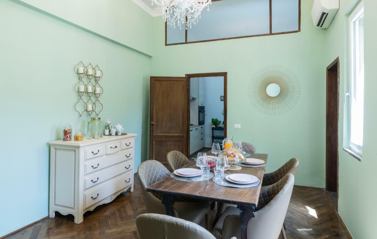 Historic Center Palace - Huge 4 Bedrooms Santa Croce Apartment - By LikehomeFlorens Exteriör bild