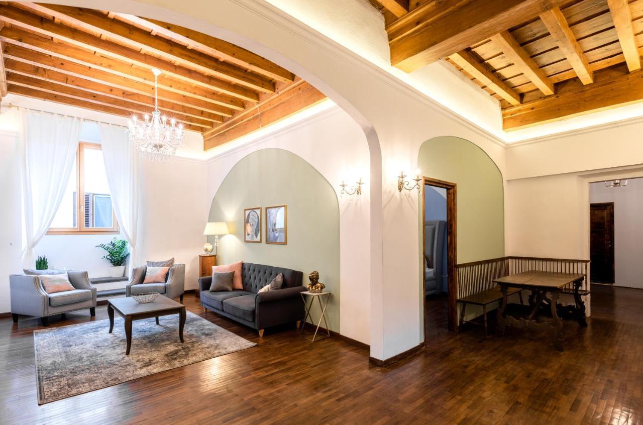 Historic Center Palace - Huge 4 Bedrooms Santa Croce Apartment - By LikehomeFlorens Exteriör bild