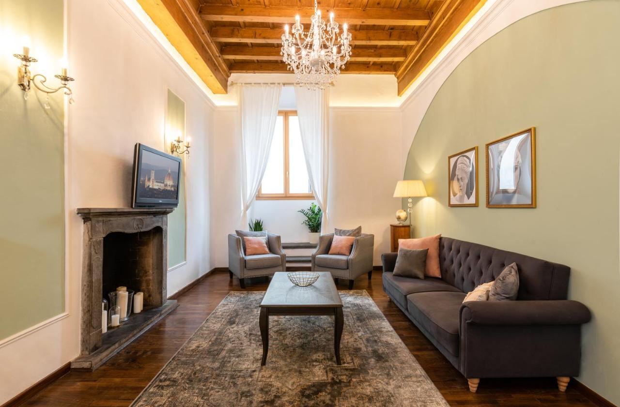Historic Center Palace - Huge 4 Bedrooms Santa Croce Apartment - By LikehomeFlorens Exteriör bild