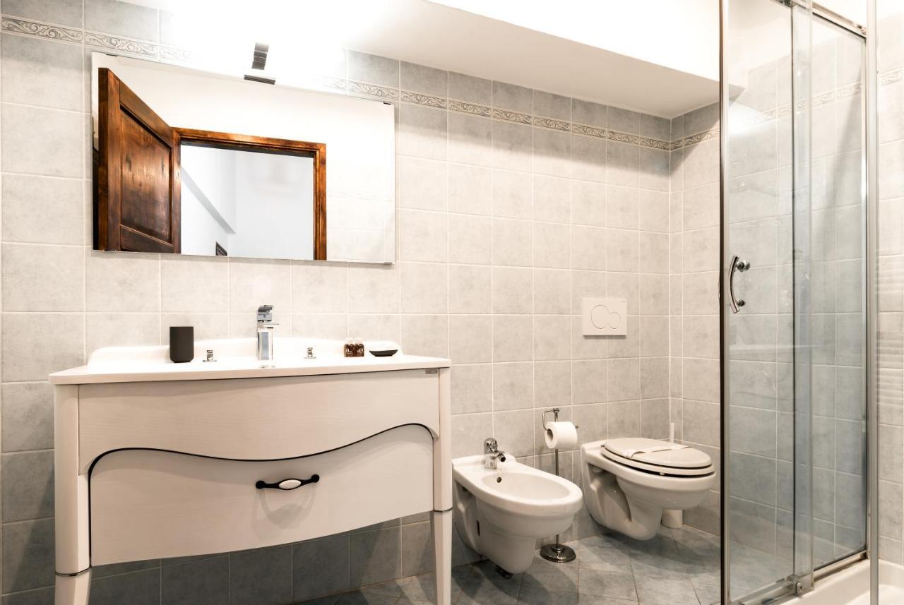 Historic Center Palace - Huge 4 Bedrooms Santa Croce Apartment - By LikehomeFlorens Exteriör bild