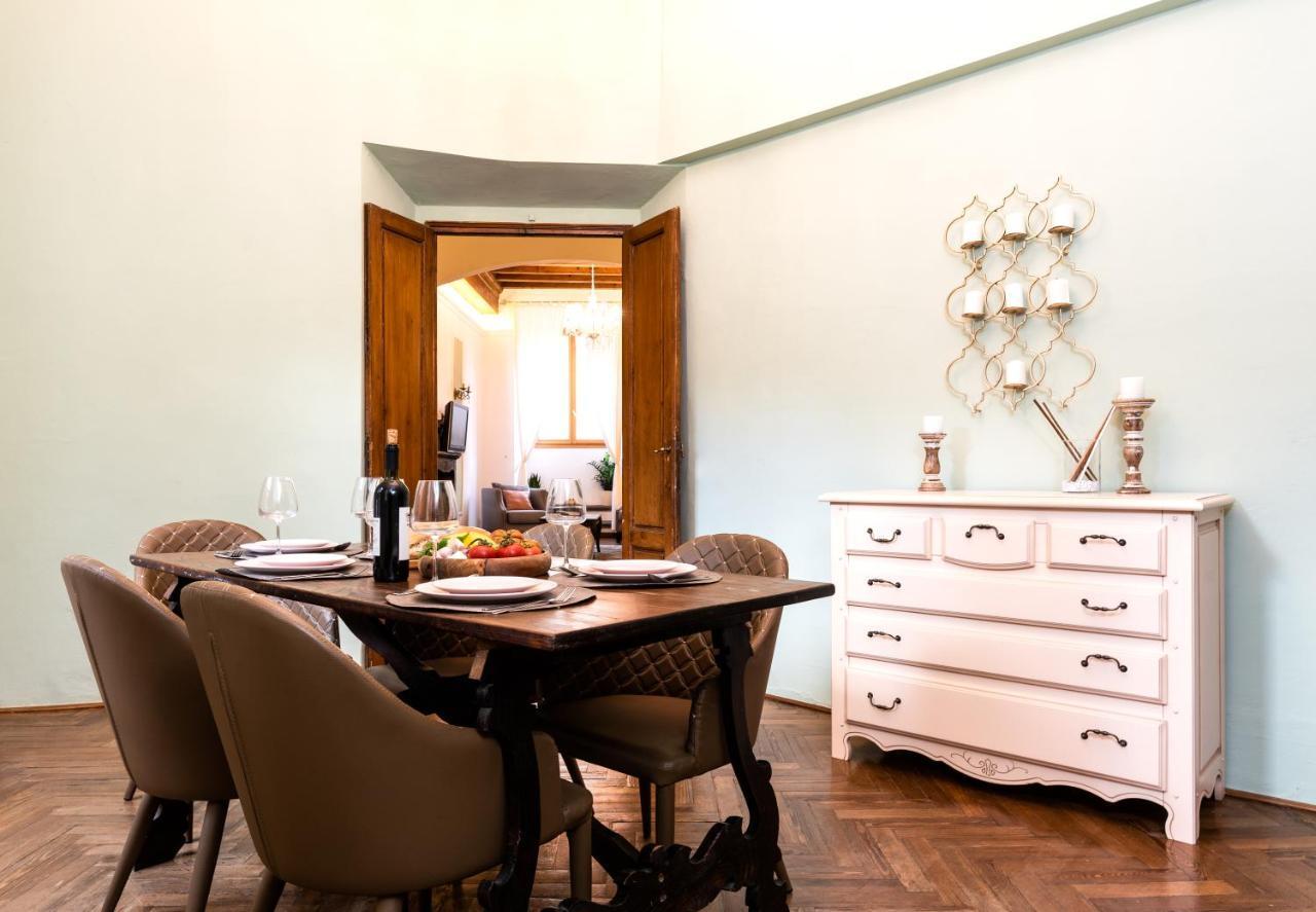Historic Center Palace - Huge 4 Bedrooms Santa Croce Apartment - By LikehomeFlorens Exteriör bild